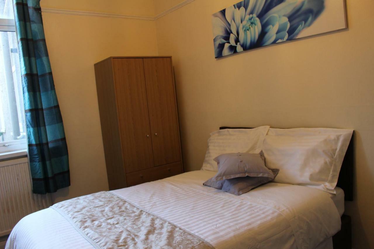 John St Town House - Self Catering - Guesthouse Style - Great Value Family And Double Rooms Workington Εξωτερικό φωτογραφία